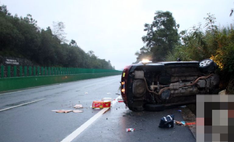 都是下雨惹的祸桂林接连发生两起车祸酿成1死7伤惨剧