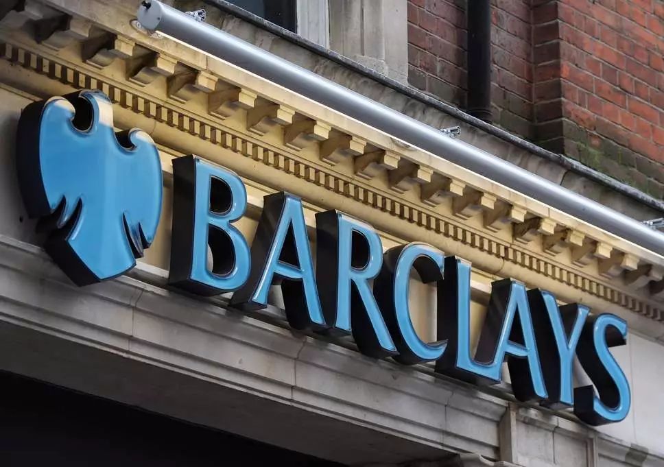 比如很多小伙伴来英后都办了他家银行卡的 巴克莱银行(barclays)