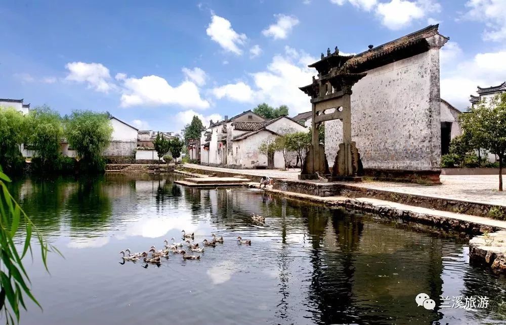 紧邻诸葛八卦村,与建德,龙游交界,有"一家饭熟三县香"之称