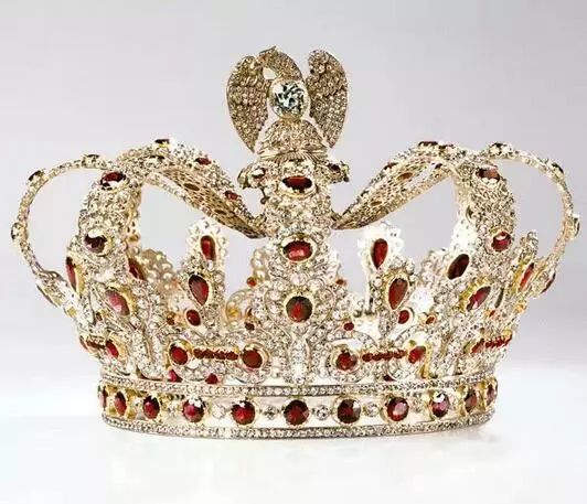 鼎盛时期的他们,都是这样玩珠宝 | 看皇室花式秀王冠