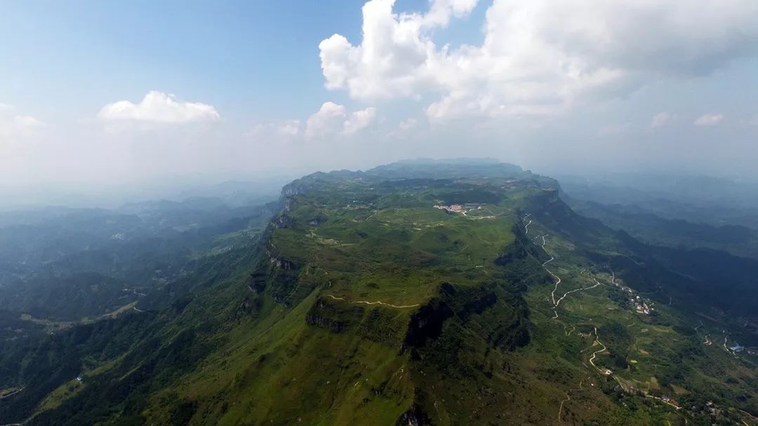 湘西龙山:在云海中航行的八面山!