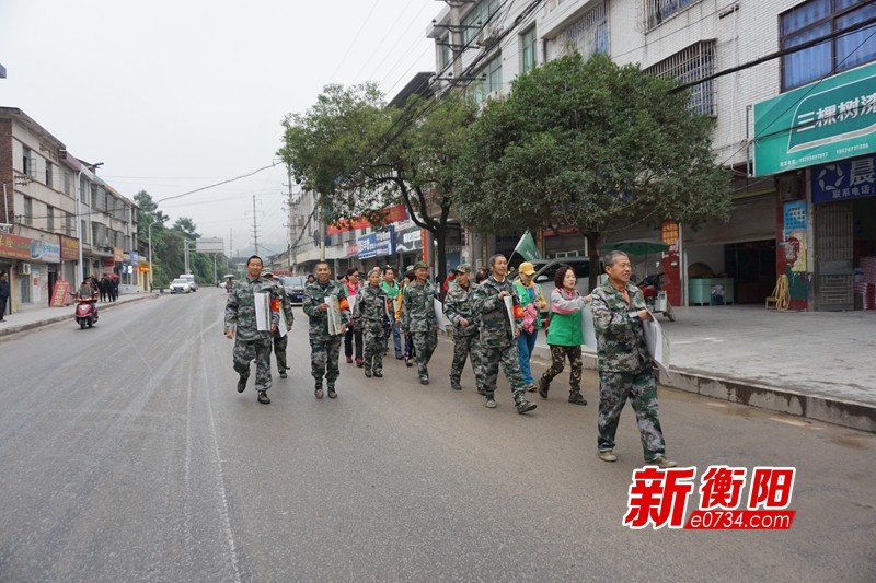 记者走基层:衡阳县护林员寓教于乐宣传森林防火_界牌镇