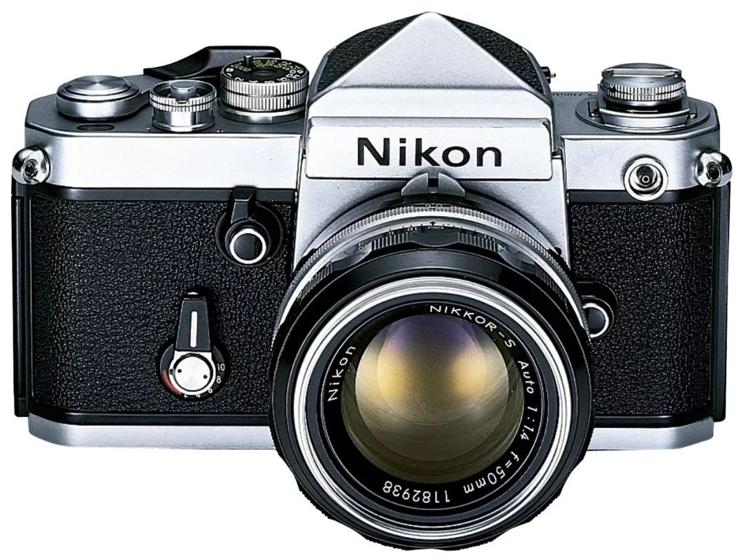 1971年,距离旗舰机nikon f发布已经过去了11年,尼康终于发布了f2,从