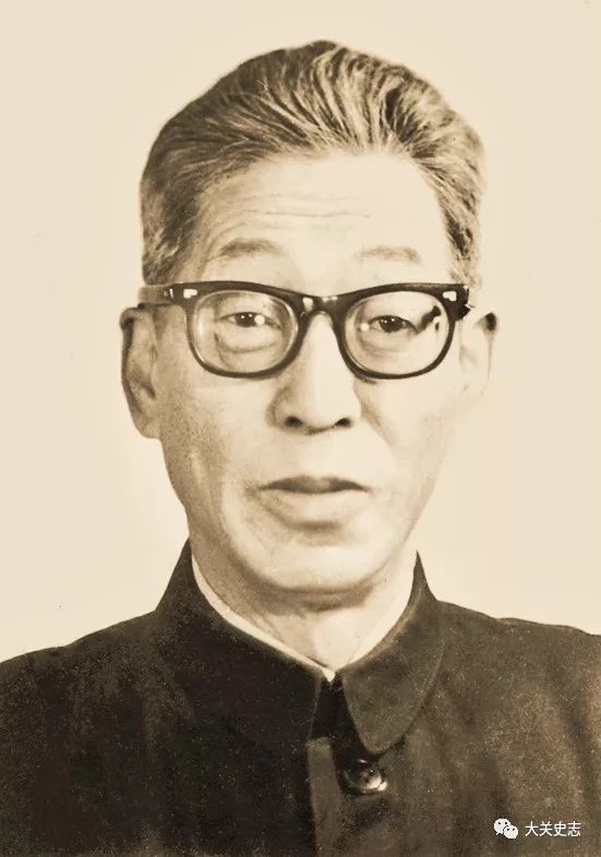 我是在1949年11月份(12月〕奉滇东北地委李长猛派