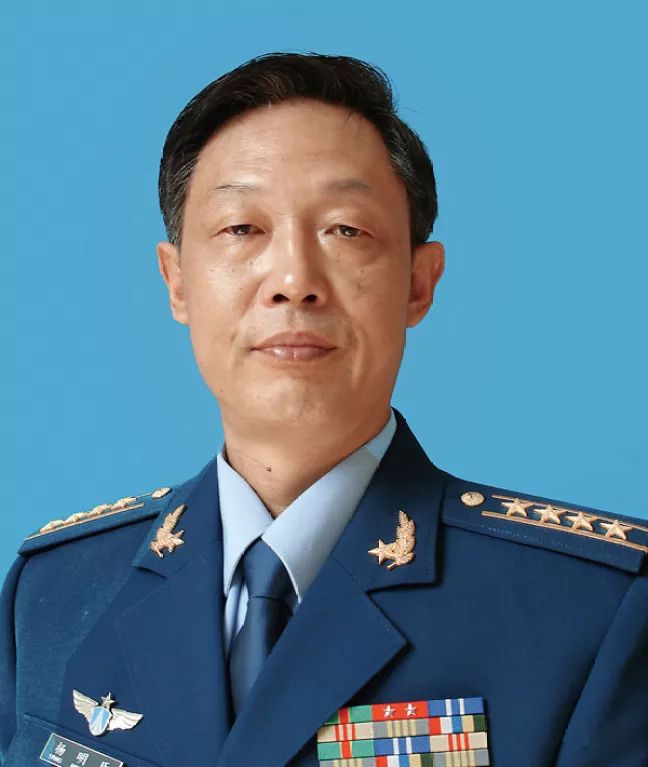 杨明臣 书法  艺术家 杨明臣 1955年生,河南安阳人,空军大校,空军政治