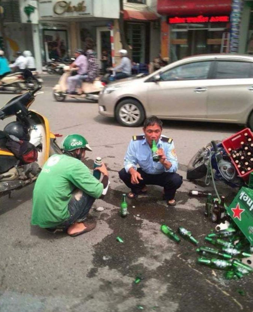 跑外卖下暴雨怎么穿搭_暴雨送外卖图(3)