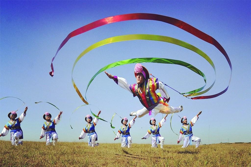 象帽舞是朝鲜族农乐舞中的一种重要形式,是朝鲜族富有代表性的一种