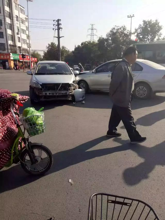 悲剧安阳今日上午发生了两起交通事故