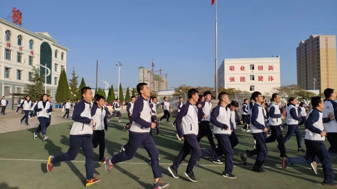 平川中恒学校举行紧急疏散演练暨扫除黑恶阴霾遏制校园欺凌宣传启动