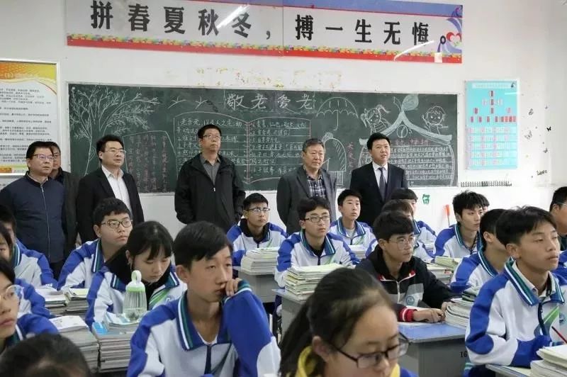 【特别关注】宁强县荣程中学通过省级普通高中标准化学校创建评估验收