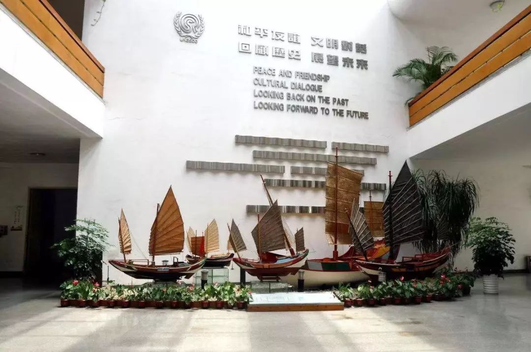 泉州海外交通史博物馆,是专门反映古代航海交通历史的博物馆.