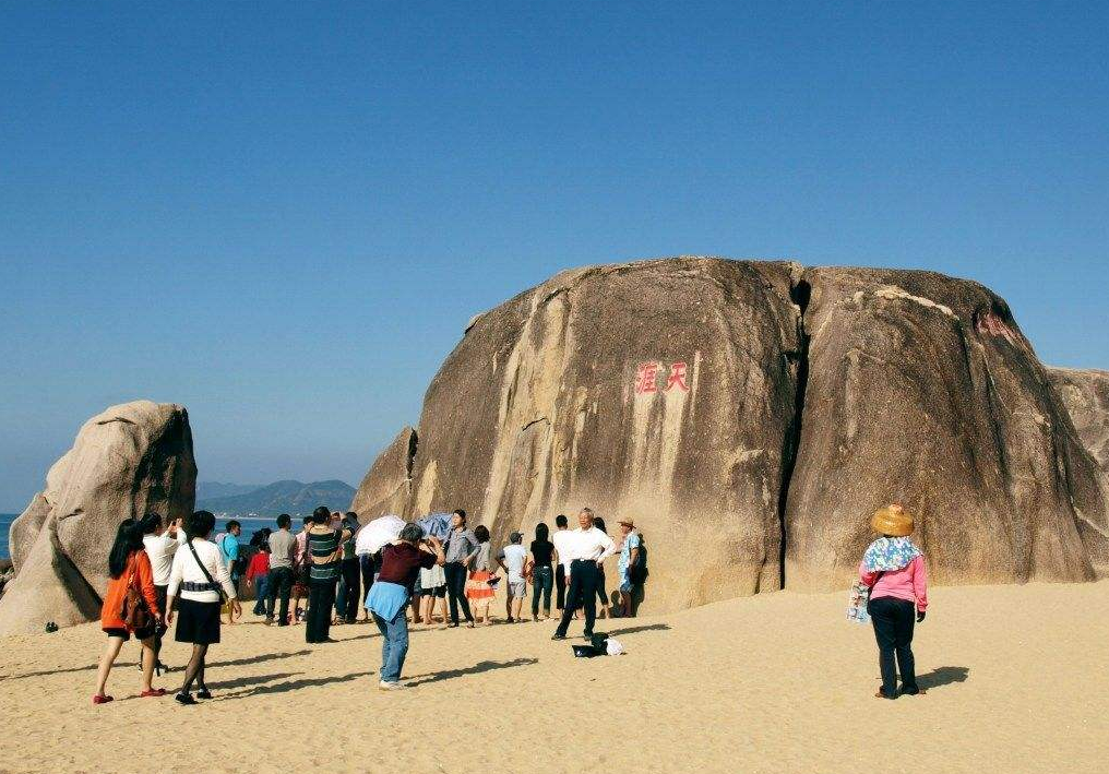 三亚人口 外来人口_三亚风景图片(3)