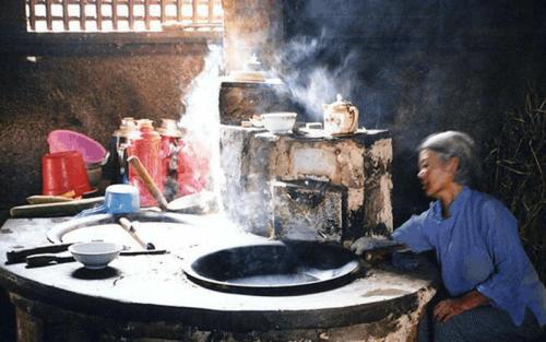 传承了上千年的灶台,自古以来都是农民必不可少的厨房设备,工业发展