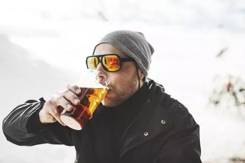 冬天喝啤酒的七大好处看完第一条就想开喝了