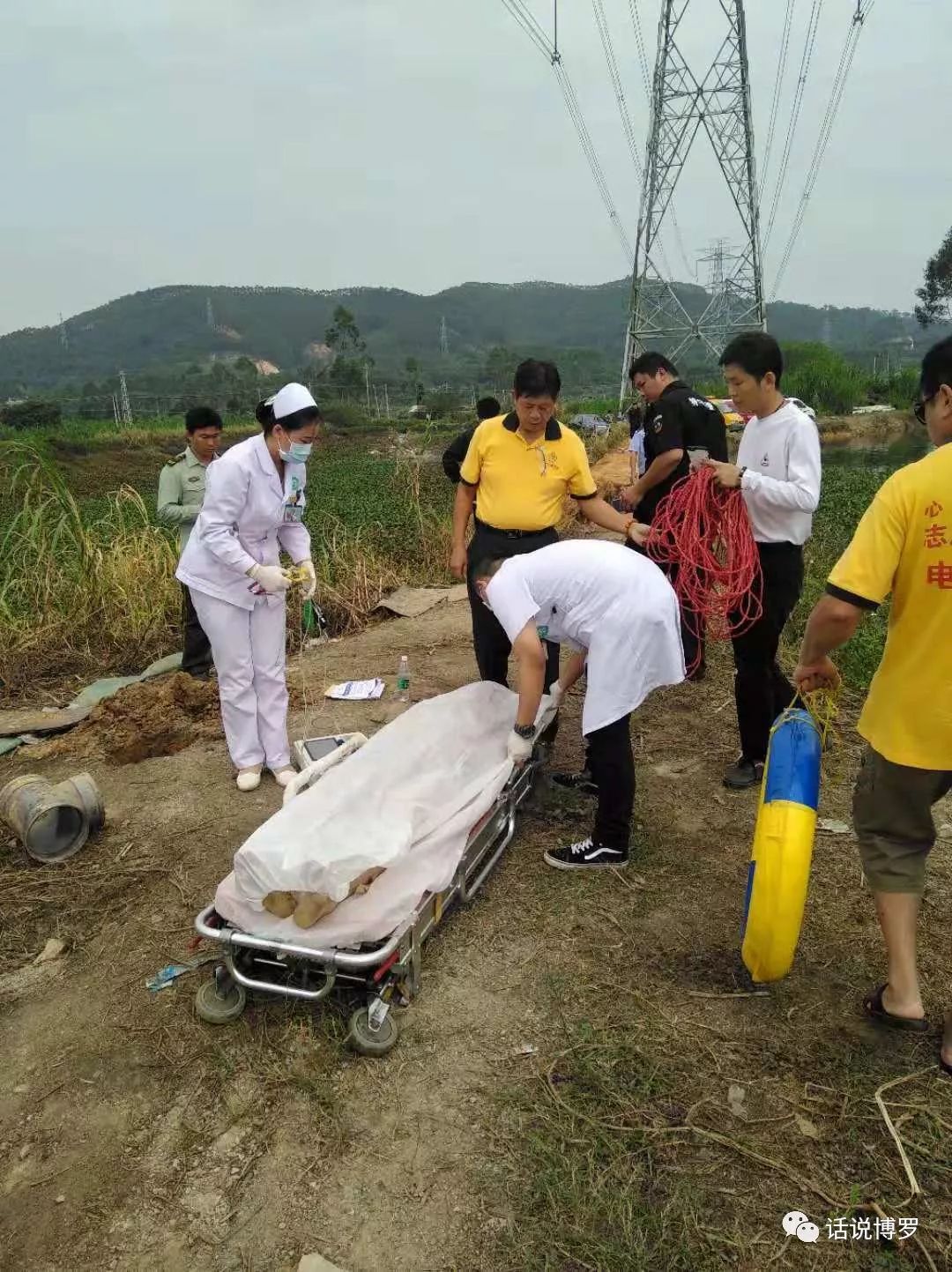 龙溪一男子不幸溺亡鱼塘,公益队潜水搜救_溺水