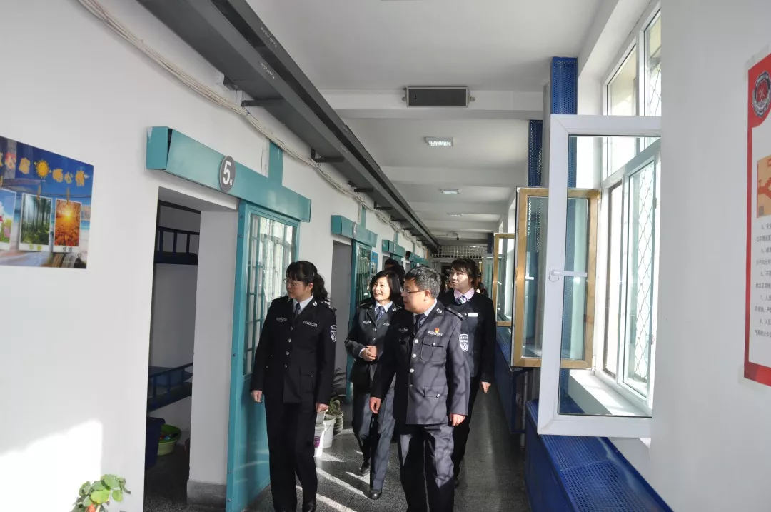 柴达木监狱与地方单位共同开展警示教育活动