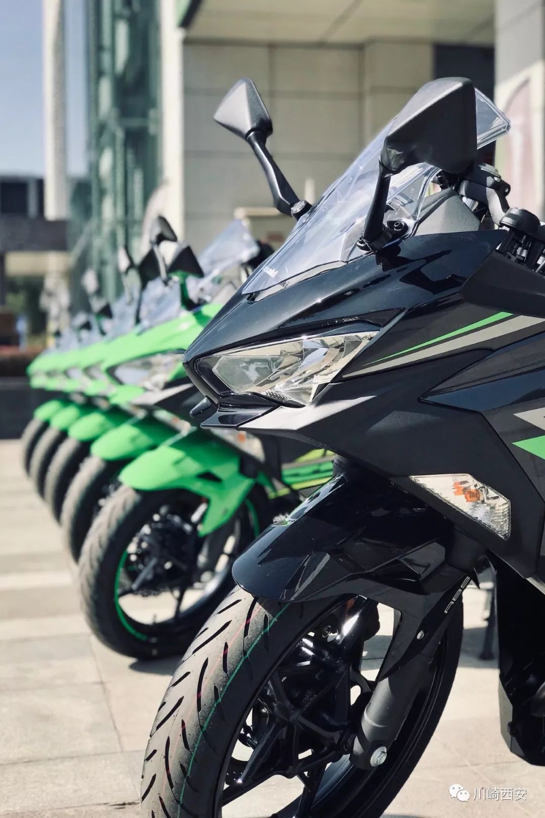 ninja400川崎西安全面到车,11月3日全国同步首发交车!