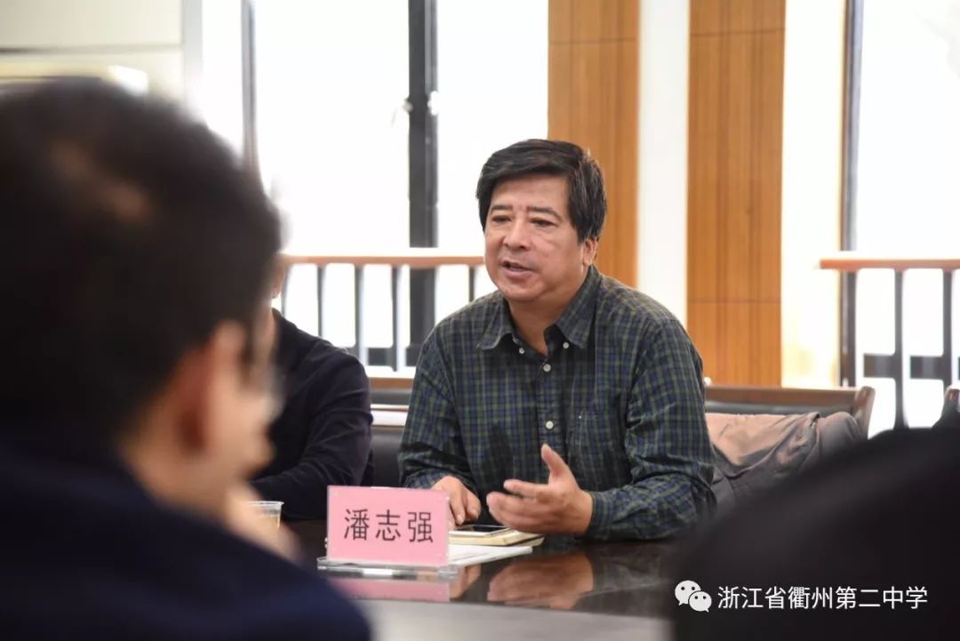 潘志强校长代表学校感谢全体创新团队的付出和奉献,并分析了目前创新