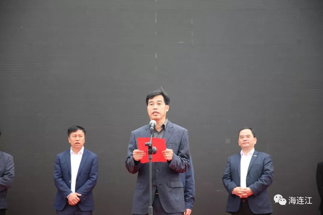 养殖户代表,中新永丰公司董事长吴永寿发言.