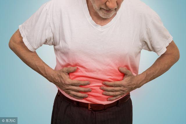 肠胃科医生:胃癌不易察觉,若是出现一种情况,是胃在向