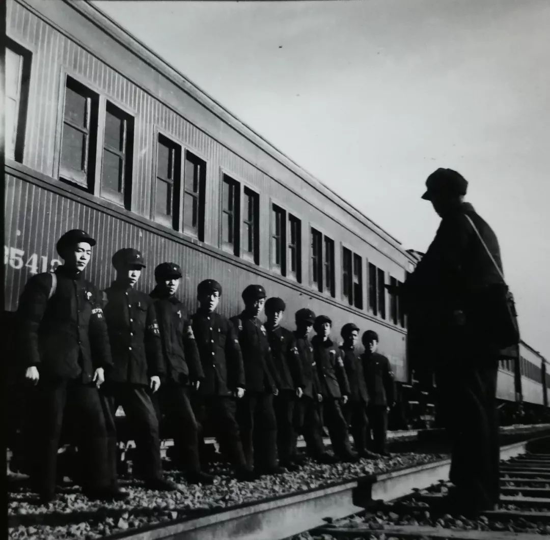 辉煌印迹新疆铁路60年第一篇铁路初建篇上