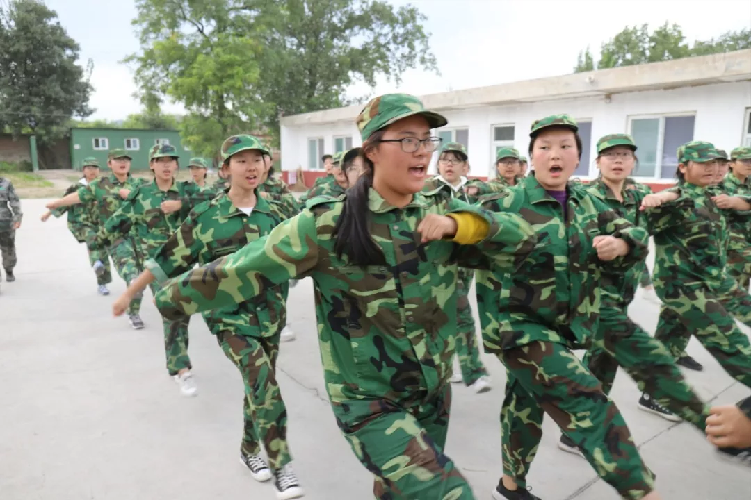 盛华基地:首都医科大学附属卫生学校军训纪实