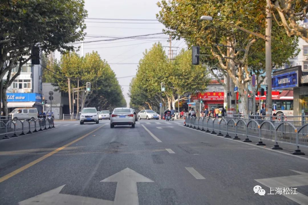 ▼中山东路环城路路口与此同时,针对一些车道较少早晚高峰时常"排长龙