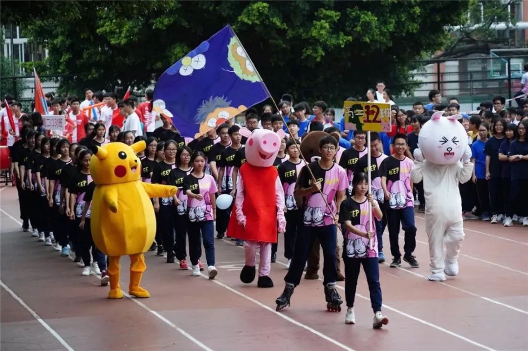 秋风起,战鼓鸣!9大高中校运会入场pk战,哪间学校最燃最爆?