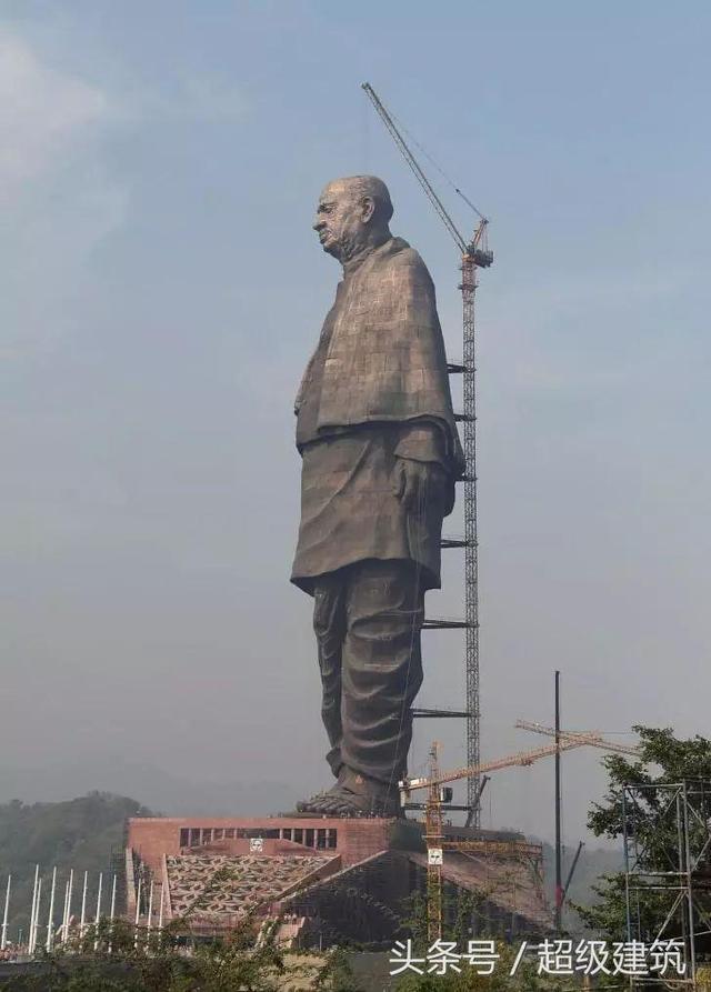 世界最高雕塑建成 全球9大最高雕像2座在中国 印度