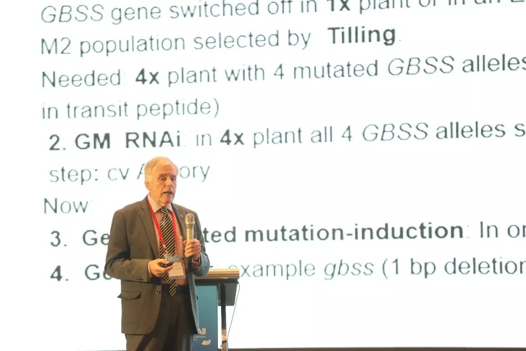 荷兰瓦格宁根大学植物作物育种学教授evert jacobsen发表演讲