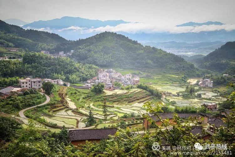 大山里的艳遇客家桃源武平尧禄成龙岩首个3d墙绘村