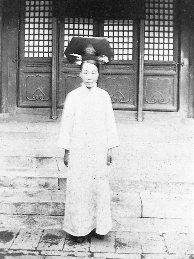 1921年,溥仪在宫中与瑾太妃发生了冲突,幼兰被端康太妃召进宫中严加