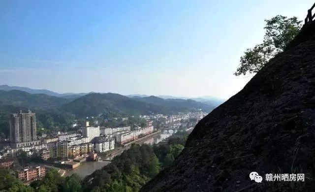 铜鼓县,宜春市所属县城,2018年10月二手房均价不到4500.