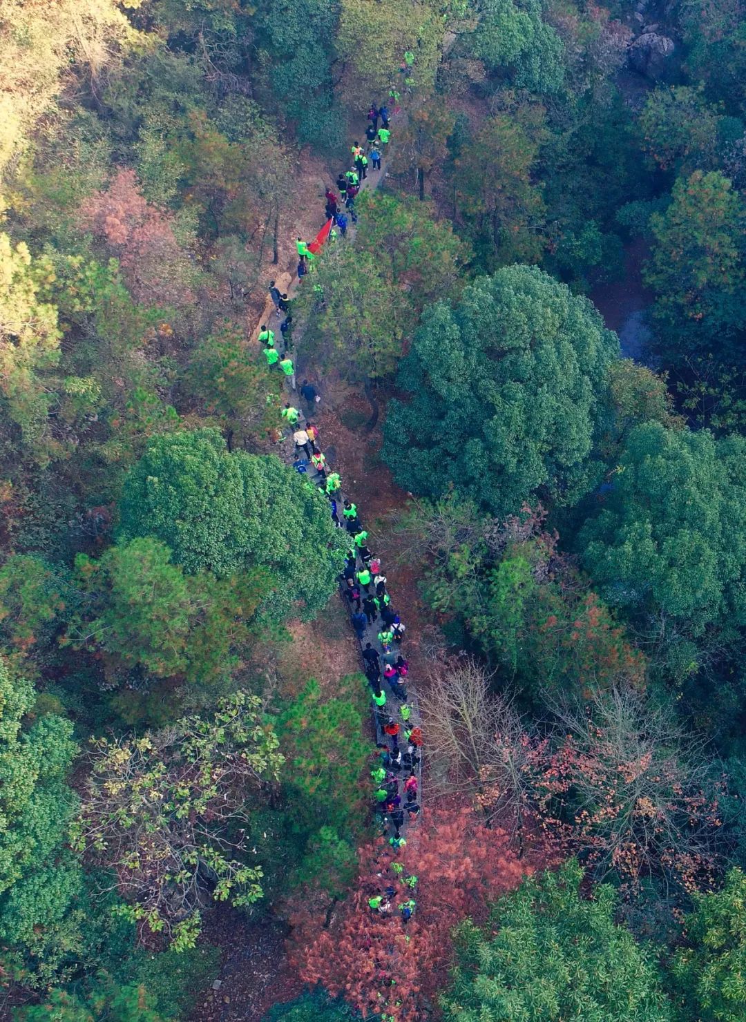 兰溪最美的古道,今天,1500多名登山爱好者探秘成仙之旅