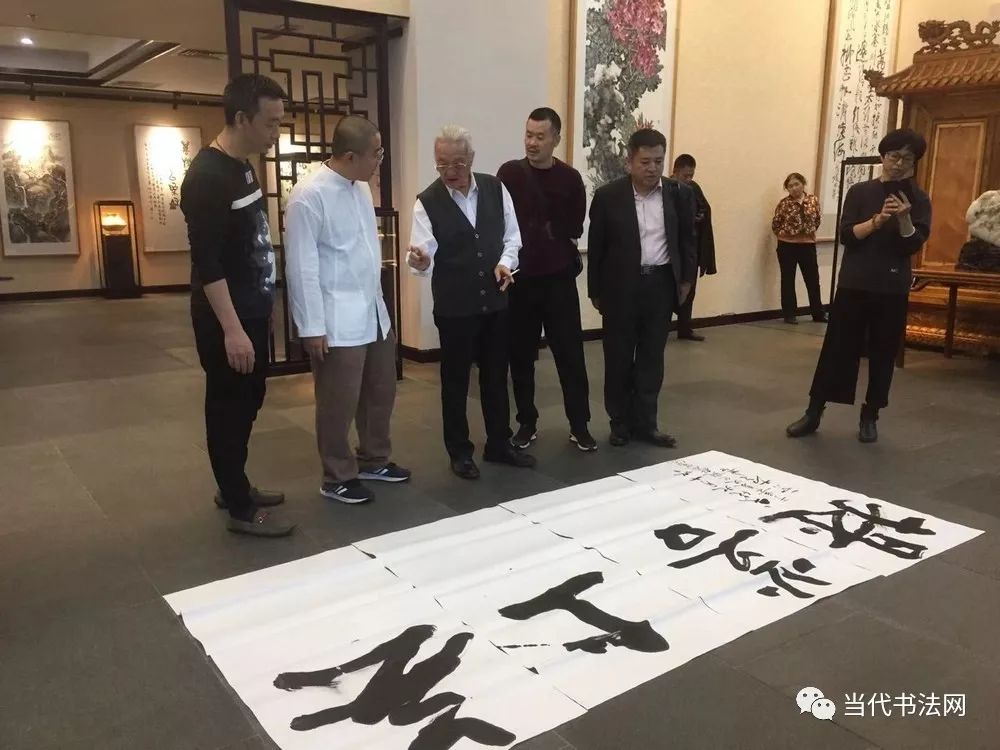 鄂尔多斯市华夏文化艺术研究院馆藏书画精品展开幕