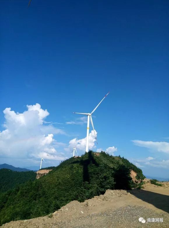 南康又多了一个美丽又壮观的新景点南康龙岭风电场