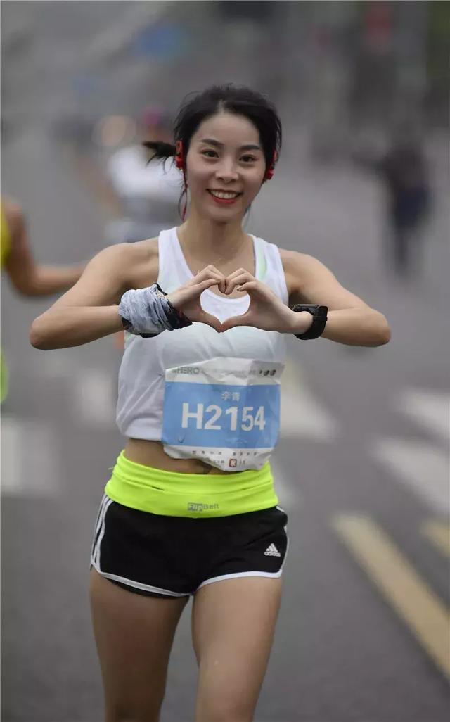 2018重庆国际女子半程马拉松 最美跑者瞬间