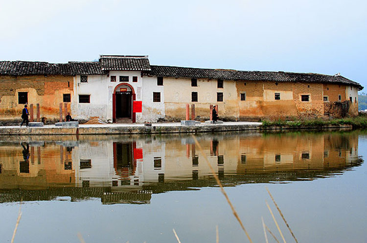 韶关翁源赏绝美荞麦花海 金黄稻谷香 行摄客家围屋,品当地农家美食