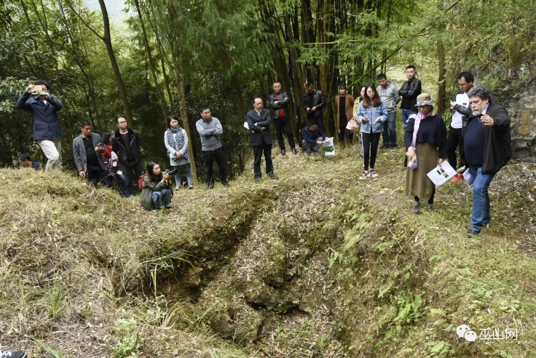 重庆中国三峡博物馆与巫山县政府联合举办的龙骨坡遗址普遍价值研究暨