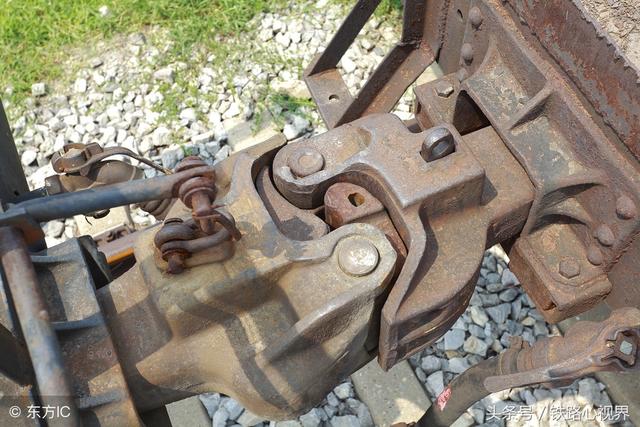 铁路小学堂铁道车辆车钩缓冲装置的组成及作用