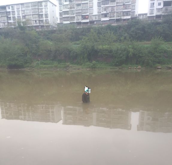 焦点头条| 渠县静边一男子和女友吵架后欲跳河轻生