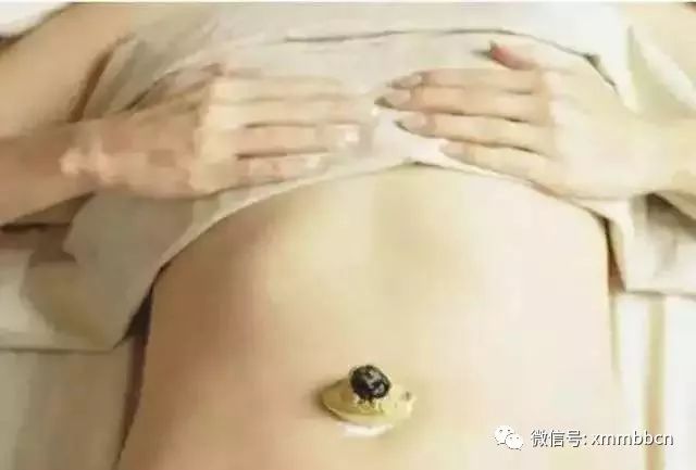 断奶后的胸部保养：女性乳房下垂、萎缩是由什么原因造成的？