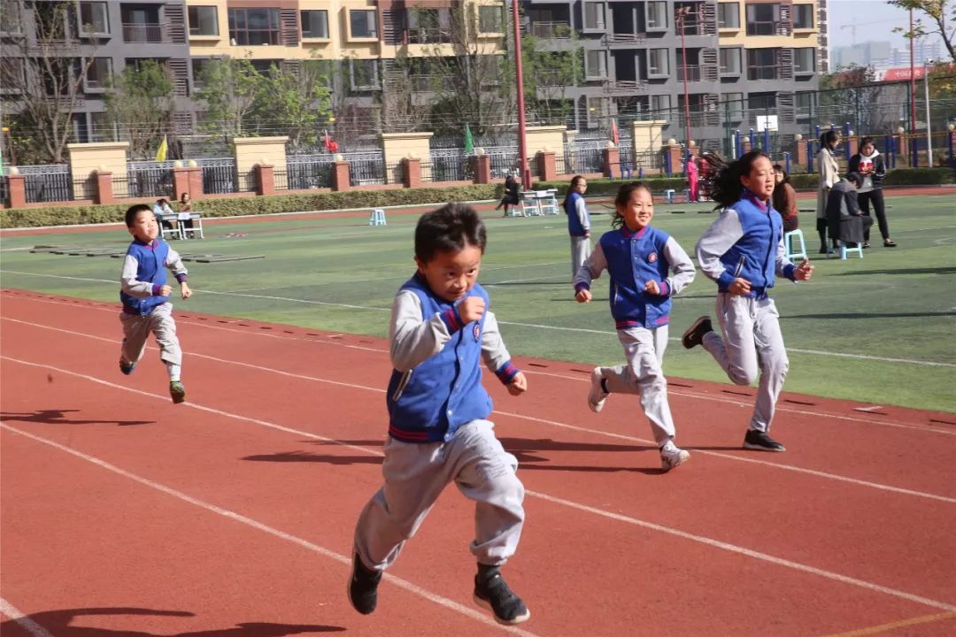 阳光体育 活力二小 ——曲江第二小学秋季达标运动会活动掠影