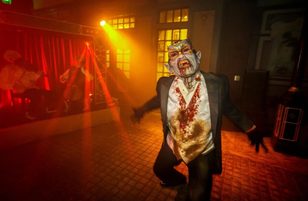 一年一度新加坡环球影城"万圣节惊魂夜"(halloween horror nights)又