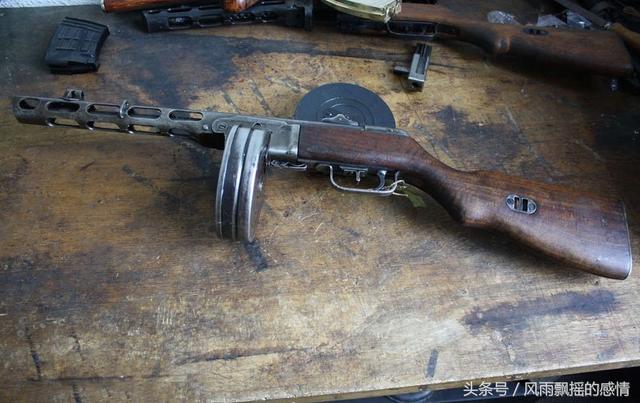 苏联ppsh41冲锋枪:45.01美元 美国汤普森冲锋枪:70美元