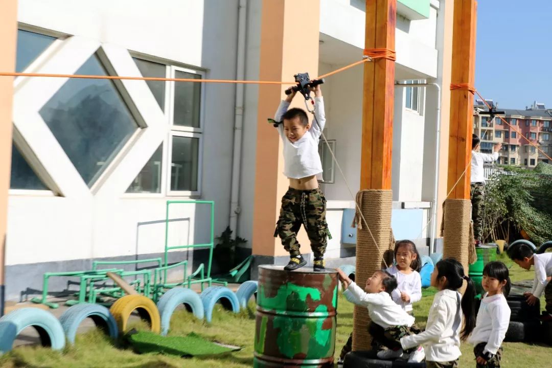 浙江省特级教师李小玲点评: 基于"同童"野战游戏课程:根据幼儿园的
