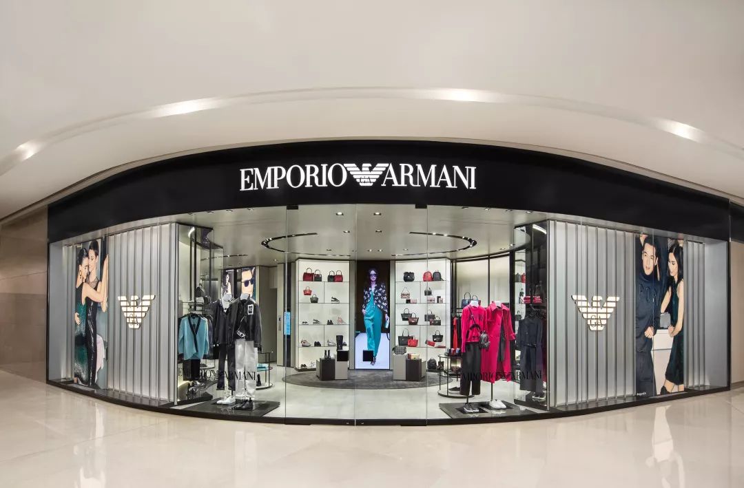 250平米 giorgio armani 先生及其建筑师团队 构思并设计出这方独特空