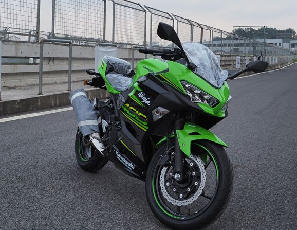 11月3日 苏州川崎 ninja 400首批车主交付仪式&试驾鉴赏会!