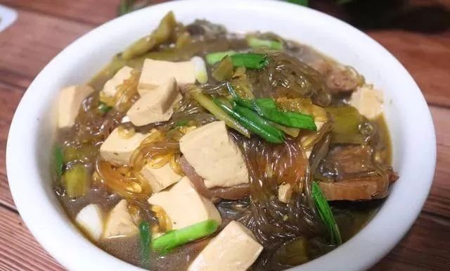 酸菜豆腐炖粉条