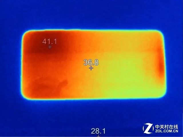 手机正面游戏温度约为41摄氏度